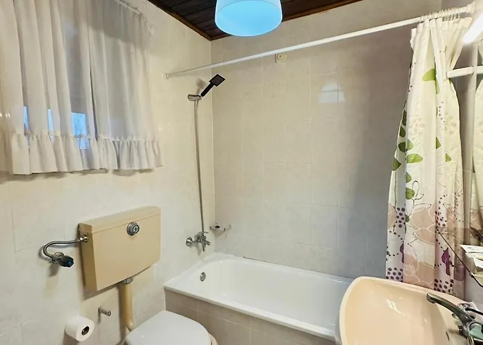 Mountain View Guest House,geres 게스트하우스 *